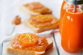 Orangen-Toast-mit-Zitrus-Karotten-Honig-Shake-Foto-Maike-Helbig-fuer-Bettina Bergwelt / www.myotherstories.de