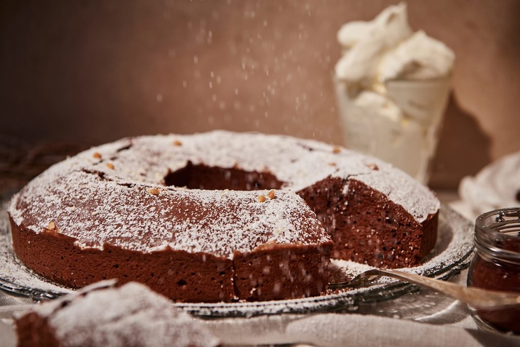 schokoladenkuchen-mit-ganz-viel-schoko-und-vanille-foto-maike-helbig-fuer-www.myotherstories.de
