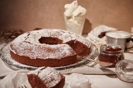 schokoladenkuchen-mit-ganz-viel-schoko-und-vanille-foto-maike-helbig-fuer-www.myotherstories.de